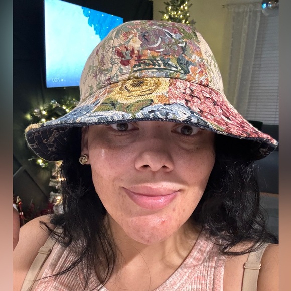 Louis Vuitton × Virgil Abloh Floral Reversible Monogram Bucket Hat - Picture 5 of 11